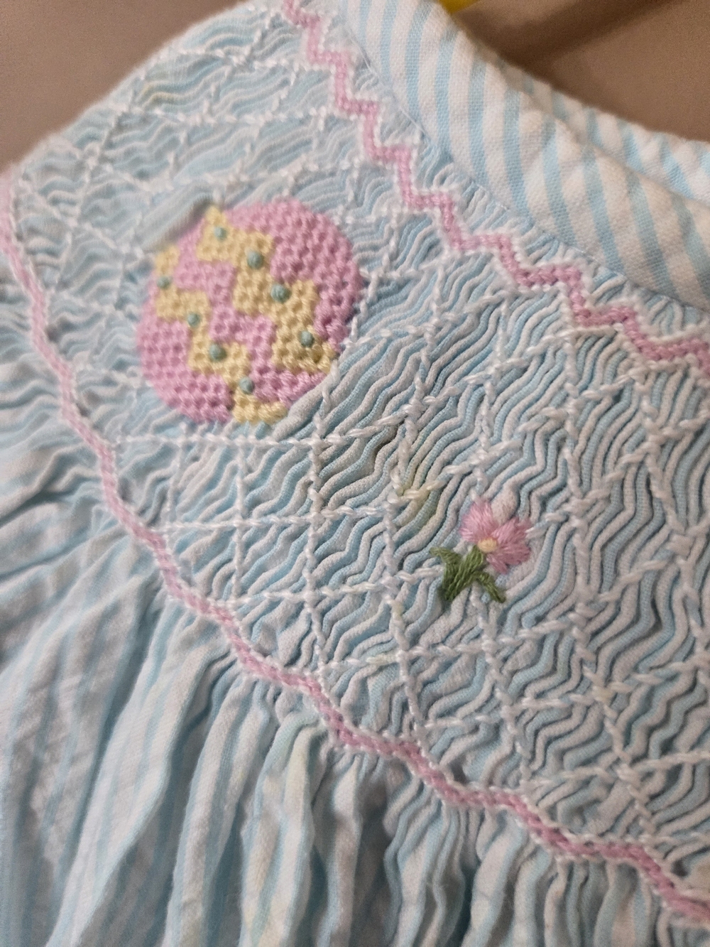 Little English Smocked Light Blue Girls' Dress with Puff Sleeves Size 2T - Picture 4 of 10